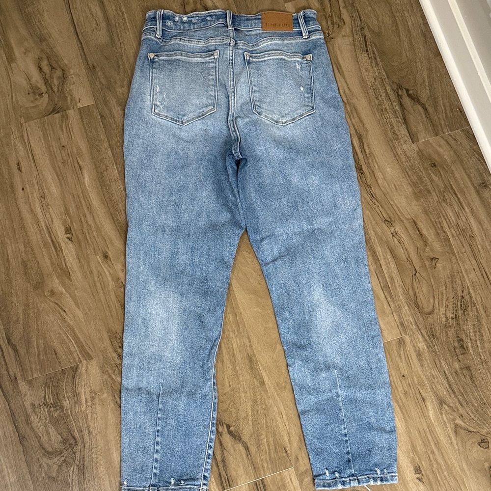 Judy Blue Light Wash Straight Leg Jeans - Picture 3 of 4